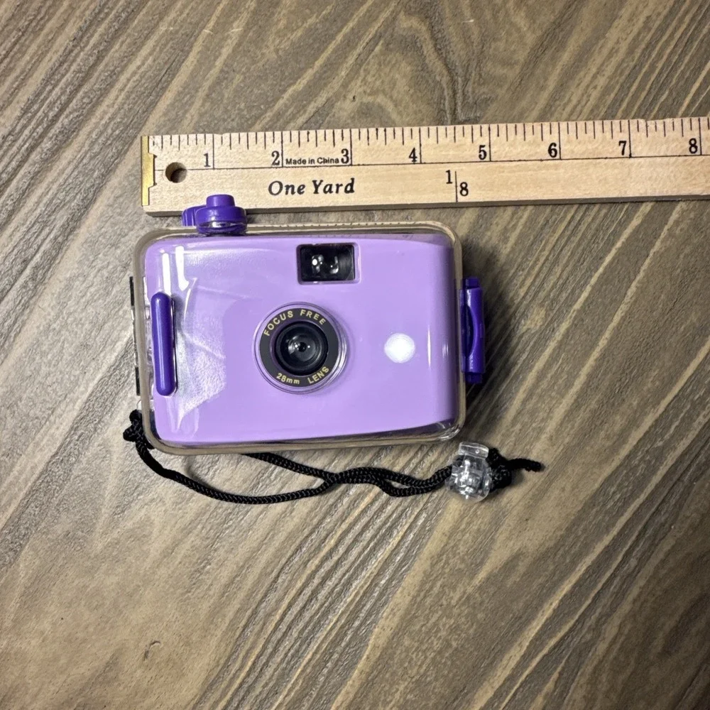 35mm Underwater Camera Purple Focus Free 28mm Lens Vintage Retro Style Reusable